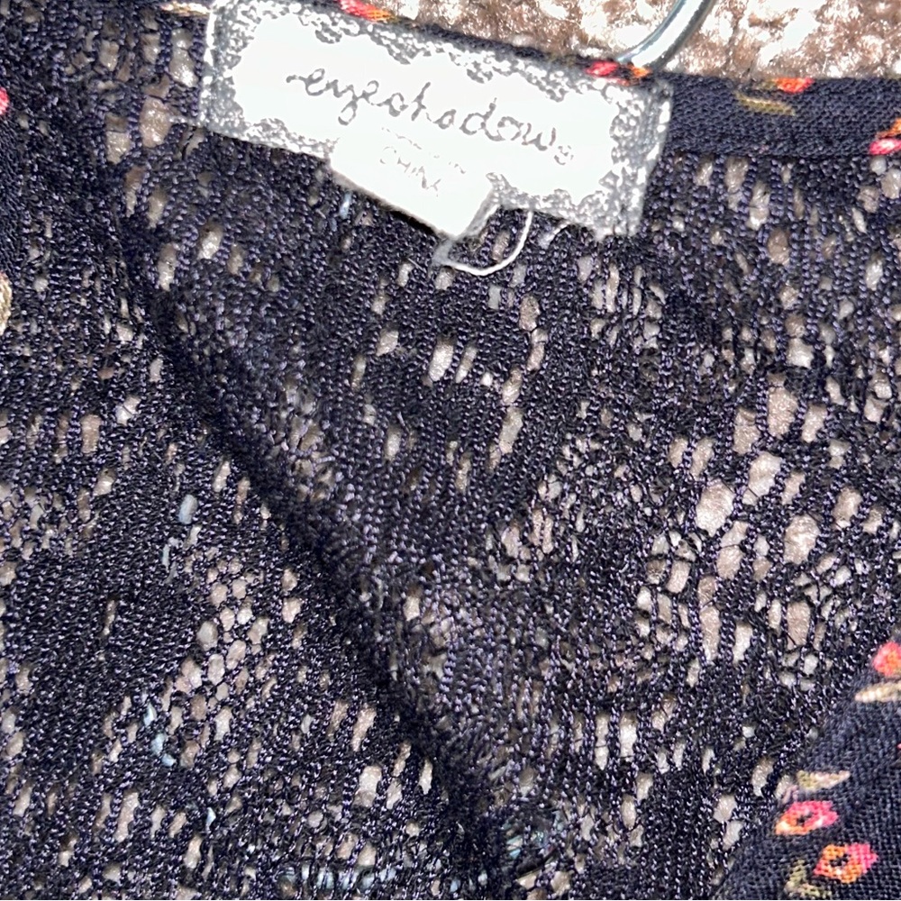 Eyeshadow Women’s Black Floral and Lace Blouse - Picture 6 of 8